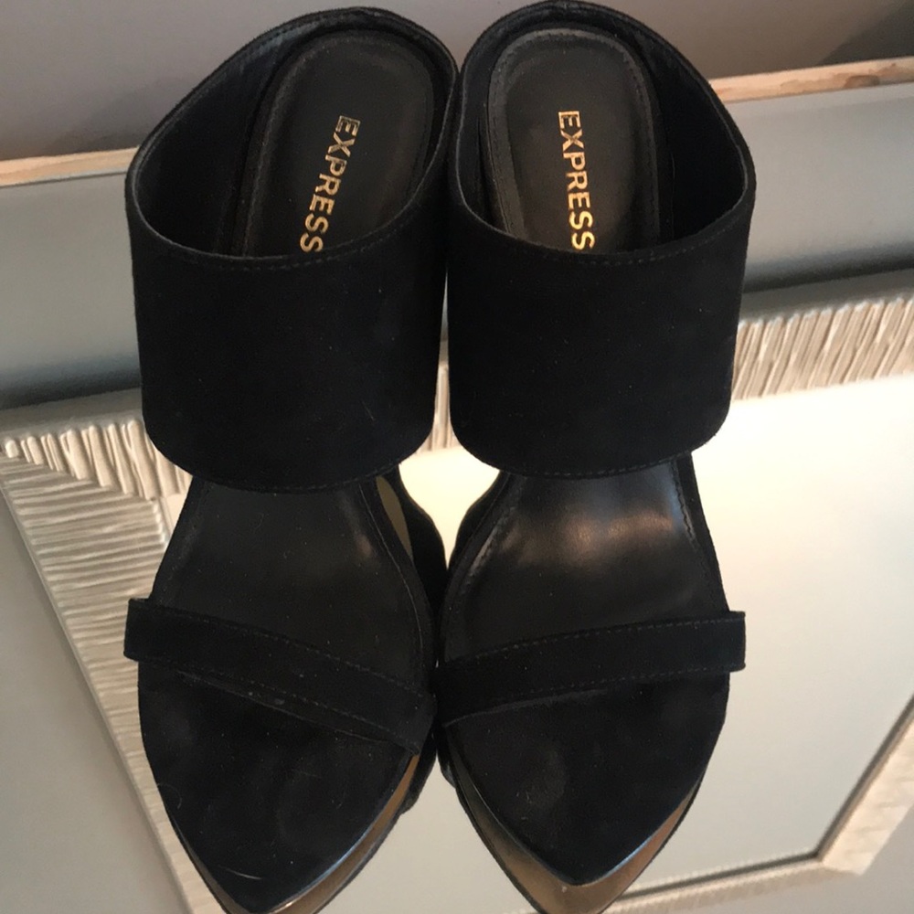 Express heels